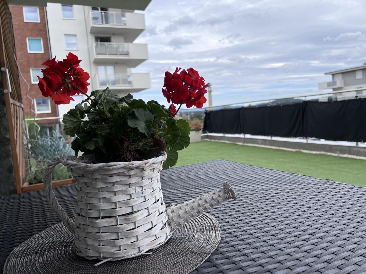 Apartament Z Tarasem Na Osiedlu Rakownica Jelenia Gora Exterior photo